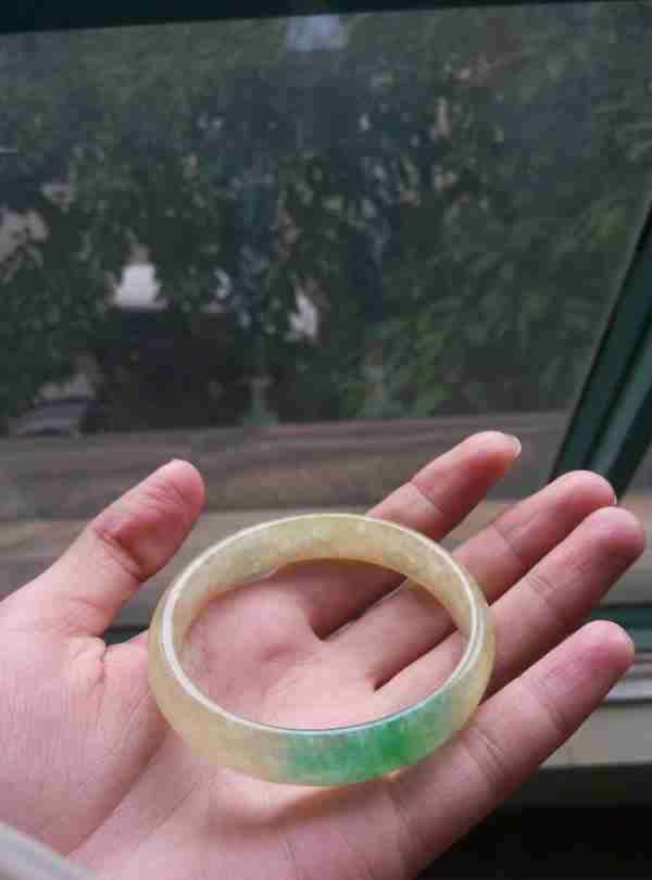 这个玉镯真的假的